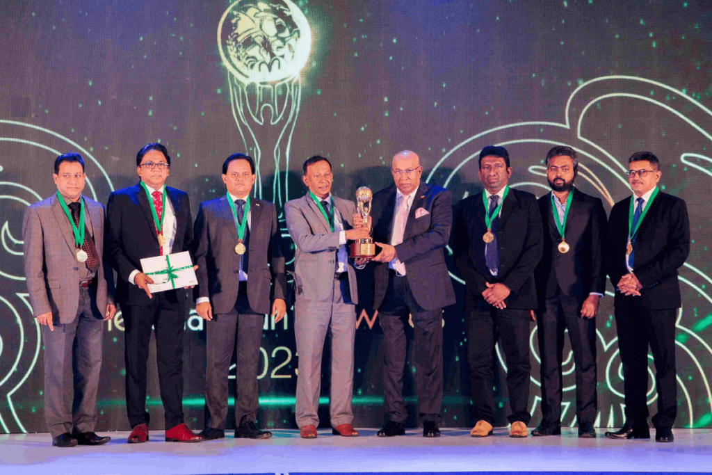 The DPL team receiving the Environment, Social and Governance (ESG) Category award 